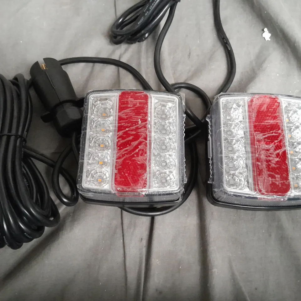 MAGNETIC TAIL LIGHTS 