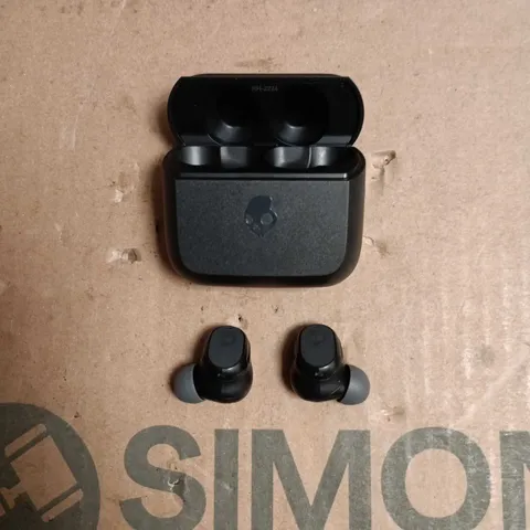 SKULLCANDY MOD TRUE WIRELESS EARBUDS WITH CHARGING CASE - BLACK - UNBOXED 