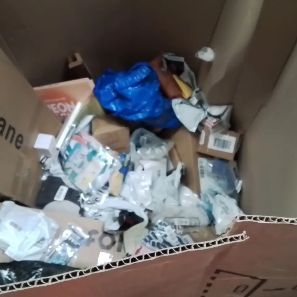 PALLET OF ASSORTED HOUSEHOLD GOODS AND PRODUCTS TO INCLUDE;GYM BENCH,AIR COOLER,PHOTO FRAMES