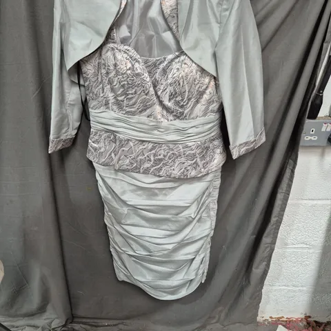 MASCARA POUR LA FEMME EVENING DRESS & JACKET, SIZE 14/42 (EU 42) – PALE GREY