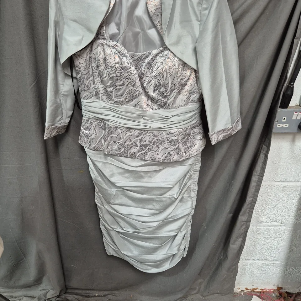 MASCARA POUR LA FEMME EVENING DRESS & JACKET, SIZE 14/42 (EU 42) – PALE GREY