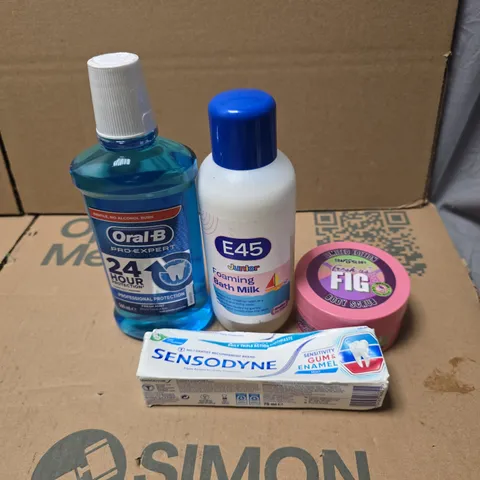 TOTE OF APPROXIMATELY 20 ASSORTED COSMETIC ITEMS TO INCLUDE ORAL B MOUTHWASH, E45 JUNIOR, SOAP AND GLORY BODY SCRUB, SENSODYNE ETC