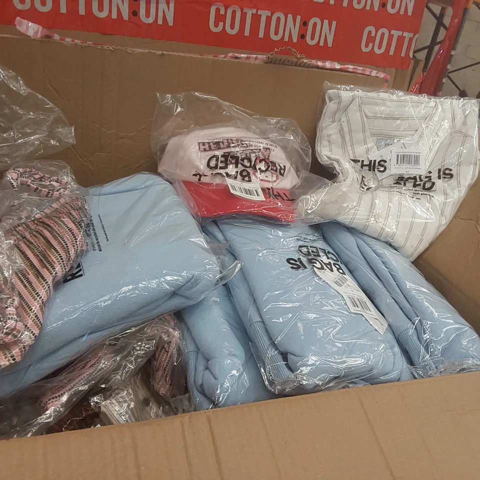PALLET CONTAINING A VERY LARGE QUANTITY OF BRAND NEW TYPO SCENTED CANDLES AND ASSORTED BRAND NEW CLOTHING INCLUDING: JUMPERS, BIKINIS, HAT, SHIRTS, SOCKS ECT