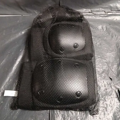 BOX OF APPROXIMATELY 20 PROTECTION PAD SETS IN BLACK