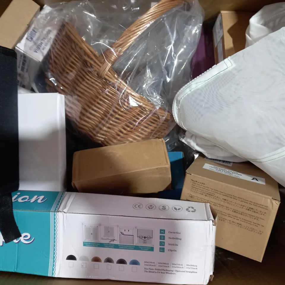 BOX OF APPROXIMATELY 20 ASSORTED HOUSEHOLD ITEMS TO INCLUDE COOKING POUCH, ALUMINIUM CONTAINERS, BUTYL TAPE, ETC