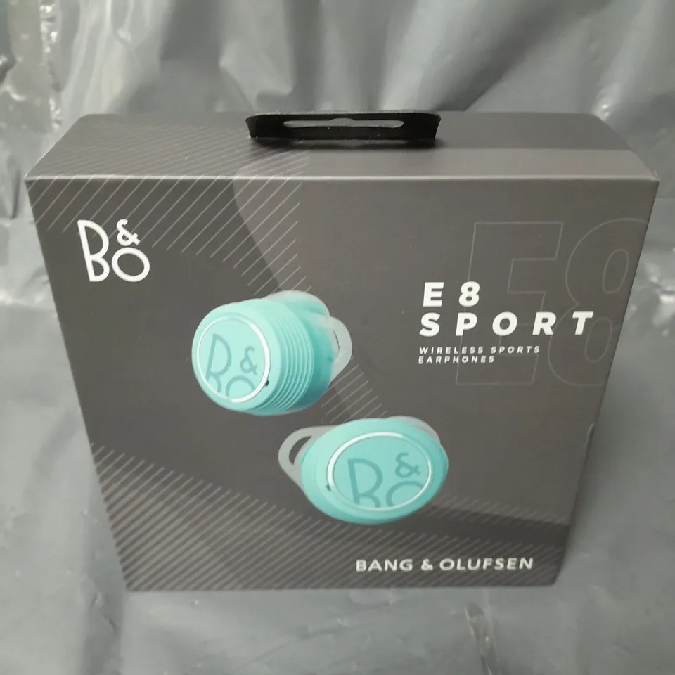 BOXED BANG & OLUFSEN E8 SPORT EARBUDS