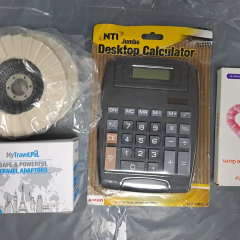 APPROXIMATELY 12 ASSORTED HOUSEHOLD ITEMS TO INCLUDE JUMBO DESKTOP CALCULATOR, AIR UP POD, ETC