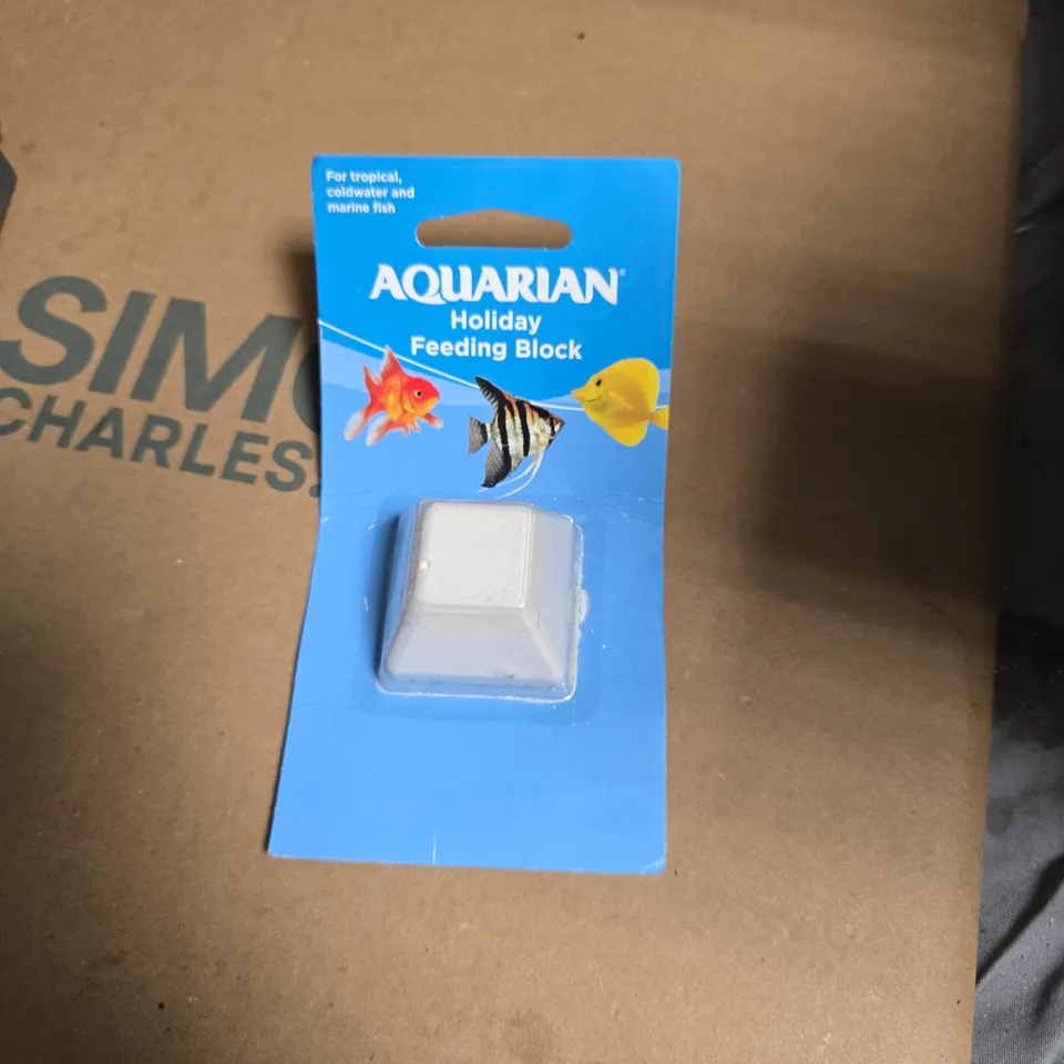 APPROXIMATELY 7 ASSORTED FISH FOOD ITEMS INCLUDING SENSAS 3000 CLASSIC MATCH RANGE AND AQUARIAN HOLIDAY FEEDING BLOCK