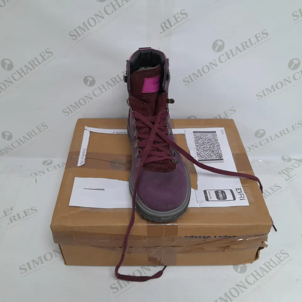 BOXED PAIR OF ADESSO MARLEY WATER RESISTANT HIKING BOOTS IN PURPLE/FUCHSIA SIZE 7