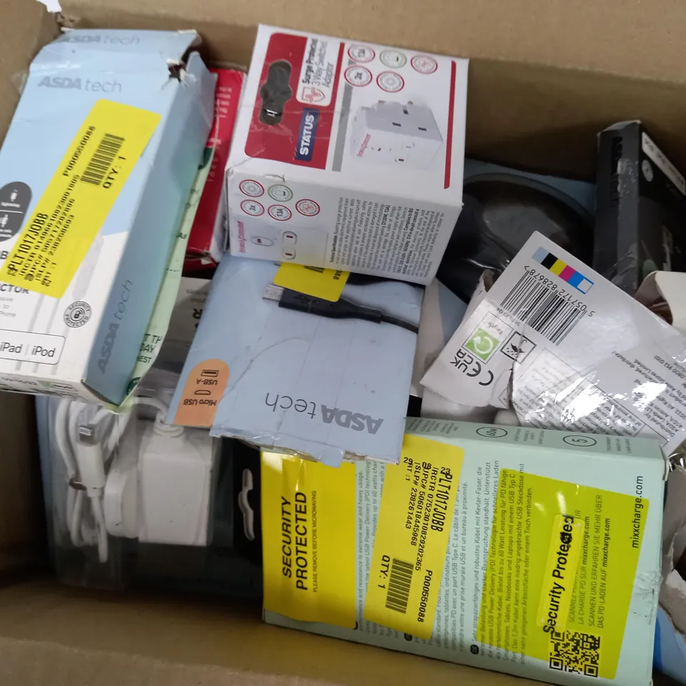 APPROXIMATELY 20 ASSORTED ITEMS TO INCLUDE UNIVERSAL REMOTE, WIRED OPTICAL MOUSE, STATUS 3-WAY SWITCHED ADAPTER ETC. 