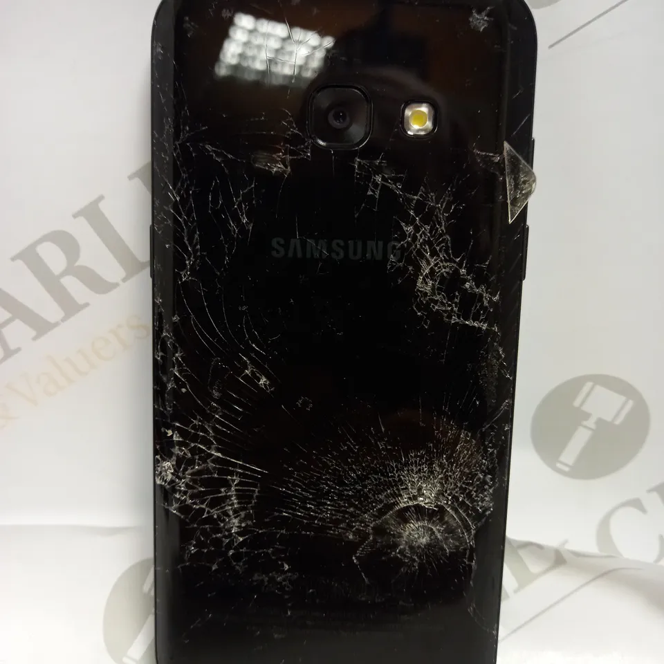 SAMSUNG GALAXY A5 MOBILE PHONE IN BLACK