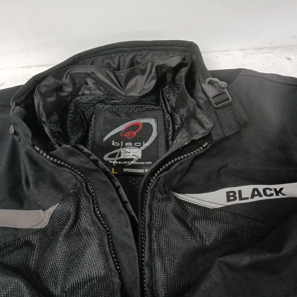 BLACKS TADING PROTECTIVE MOTOR CYCLE JACKET IN BLACK - L