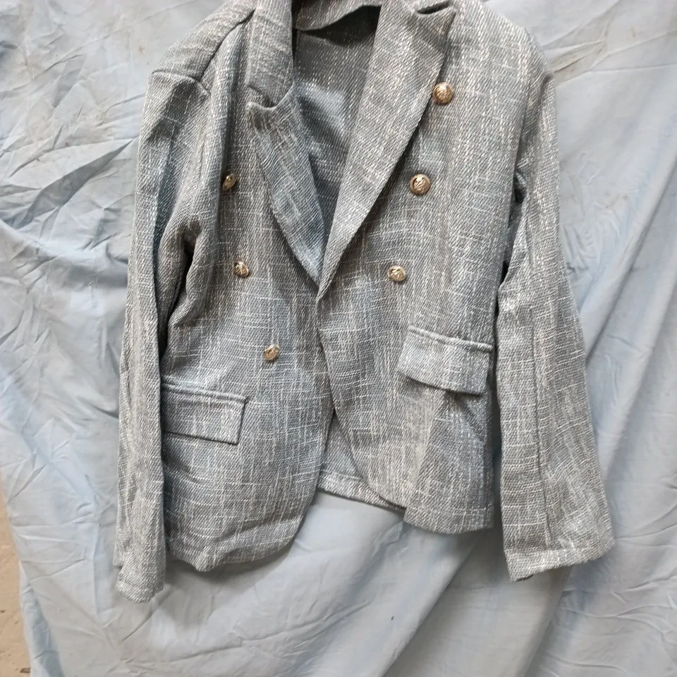 CHECKED DOUBLE-BREASTED BLAZER JACKET – SIZE M.