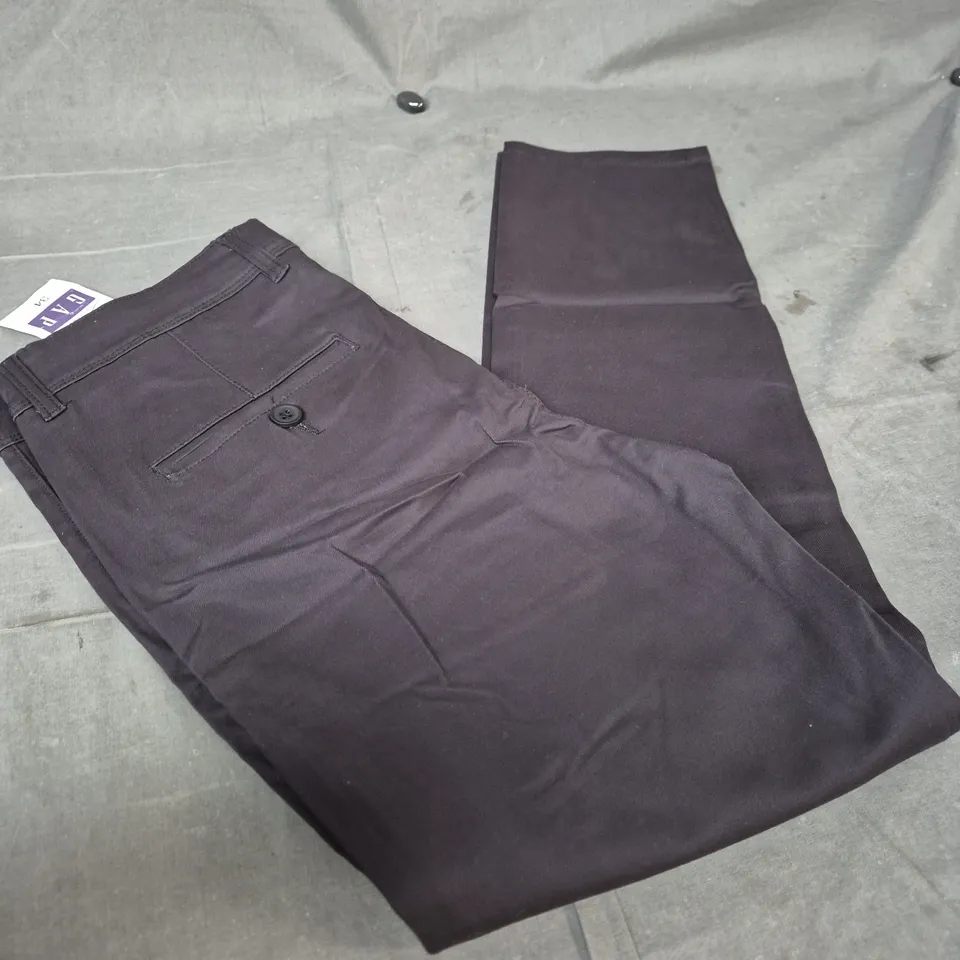 GAP MEN'S TROUSERS, DARK NAVY – WAIST 32/34/36 (TAG ATTACHED)