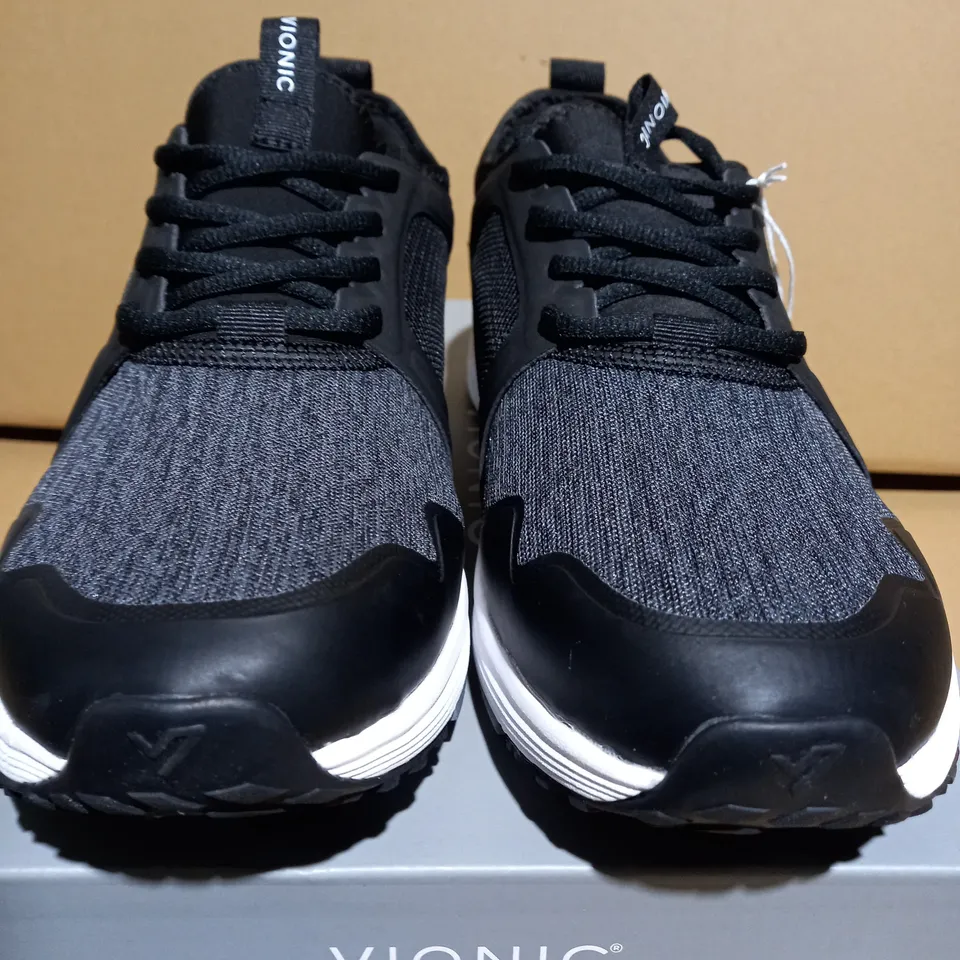 VIONIC FULTON DOMINIC BLACK MENS TRAINERS - SIZE 9