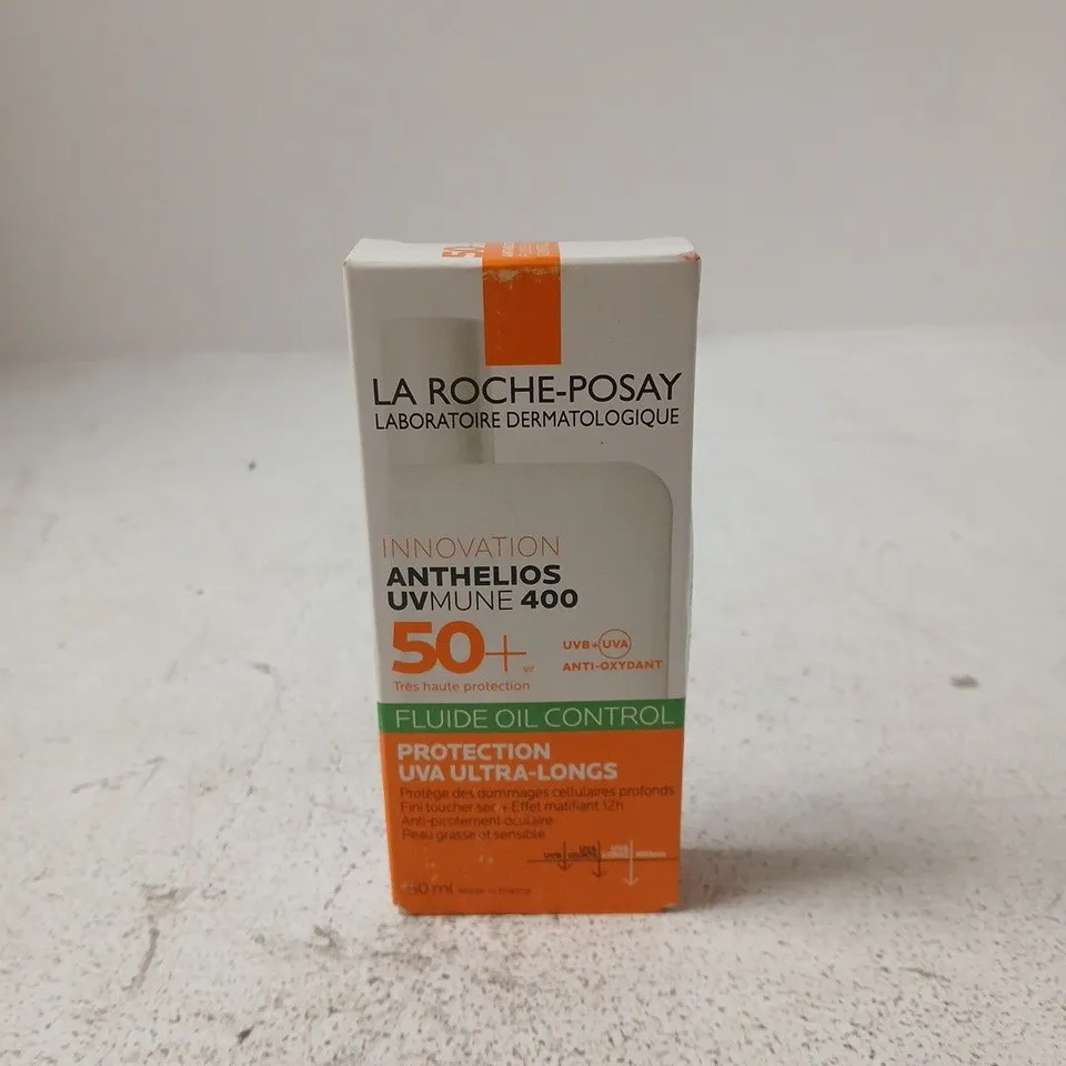 LA ROCHE-POSAY ANTHELIOS UVMUNE 400 FLUID OIL CONTROL SUNSCREEN – BOXED 50ML