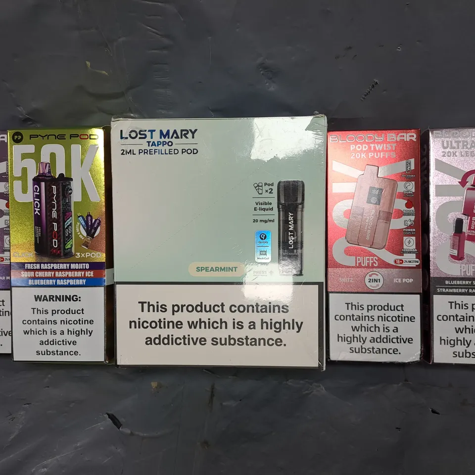 APPROXIMATELY 20 ASSORTED E-CIGARETTE AND VAPE ITEMS TO INCLUDE BLOODY BAR, LOST MARY, PYNE POD, ETC