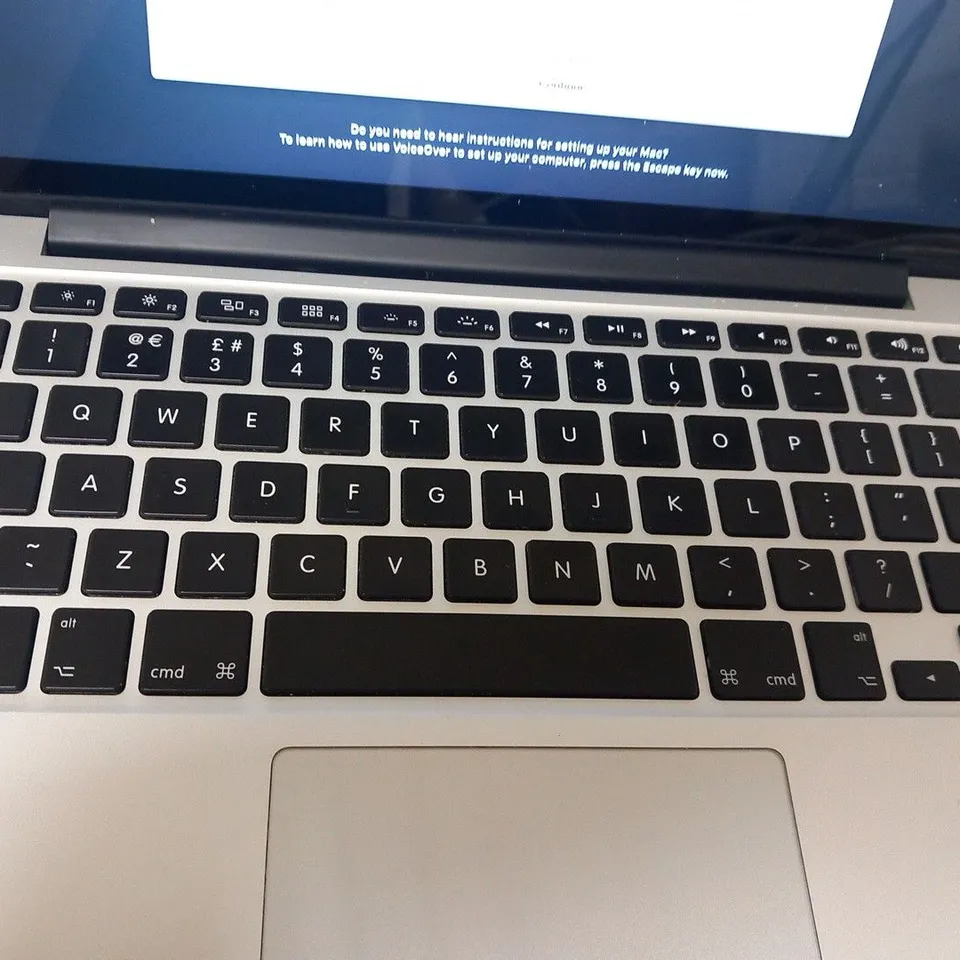 APPLE MACBOOK PRO (A1502 EARLY 2015)