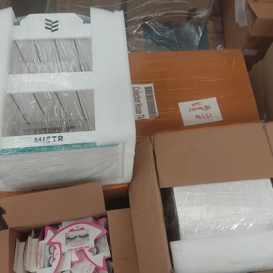 PALLET CONTAINING A LARGE QUANTITY OF ASSORTED ITEMS INCLUDING: ARTIFICIAL EYE LASHES, MISTR DISPLAY RACK ECT