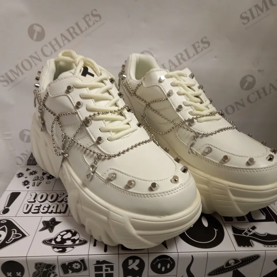 KOI VEGAN JINX WHITE MYSTIC CHARM TRAINERS - SIZE 5