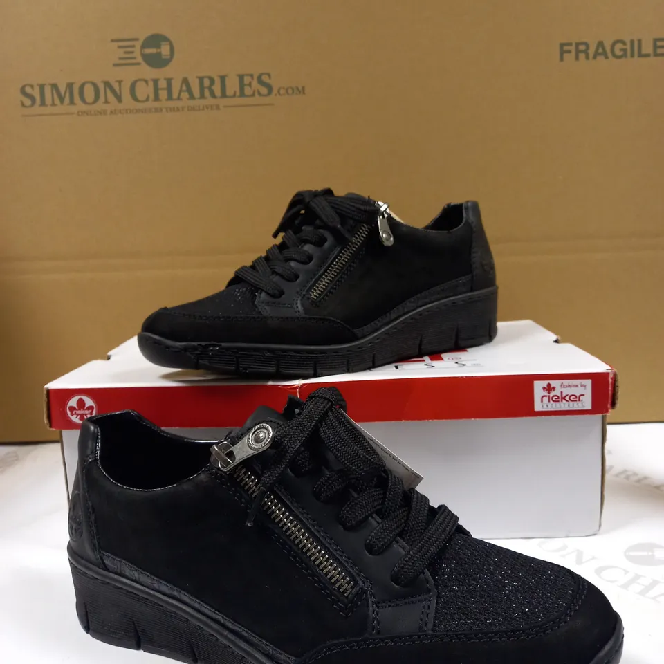 RIEKER WEDGE TRAINER SIZE 6