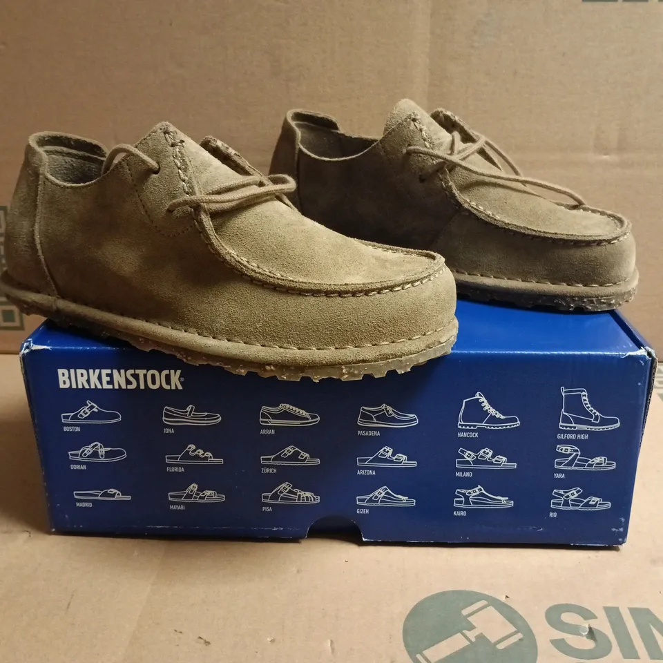 BOXED PAIR OF BIRKENSTOCK UTTI LACE SHOES IN GRAY TAUPE SIZE UK 4.5