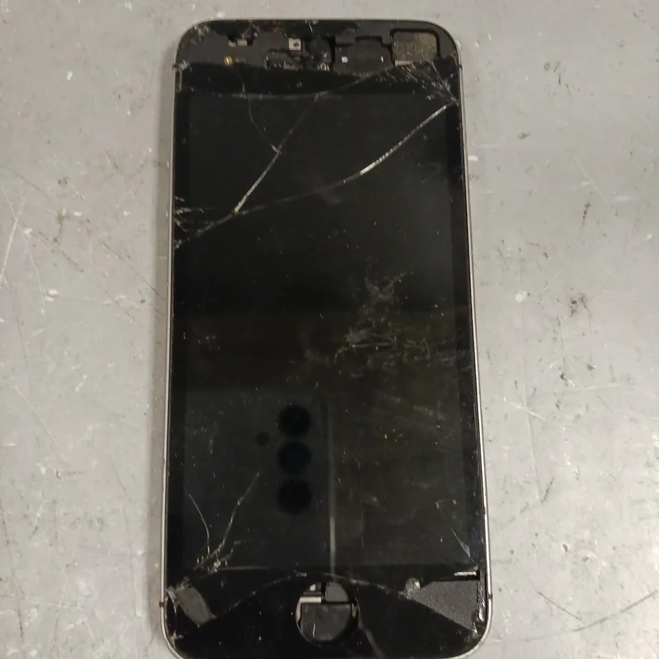 APPLE IPHONE SE SMARTPHONE 