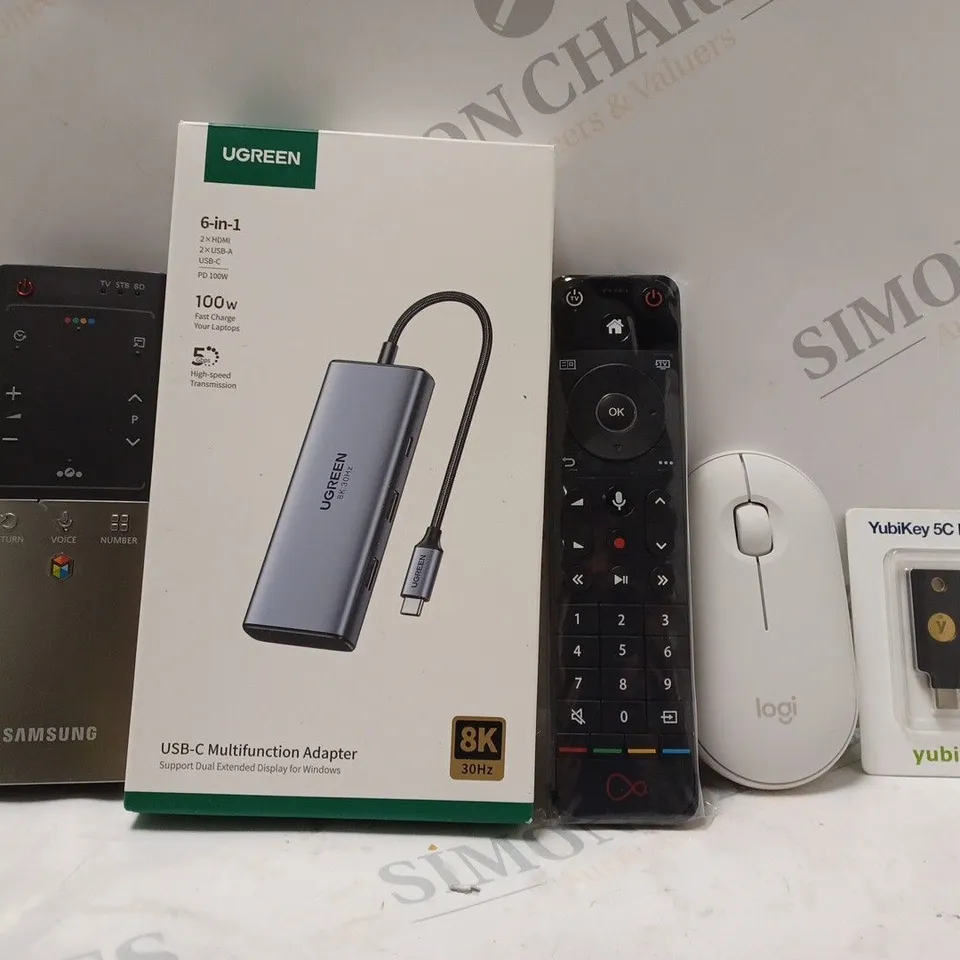 BOX OF APPROX 15 ASSORTED ITEMS TO INCLUDE - LOGI FLAT WHITE MOUSE - UGREEN 6 IN 1 USB C ADAPTER - SAMSUNG CONTROLLER ECT 