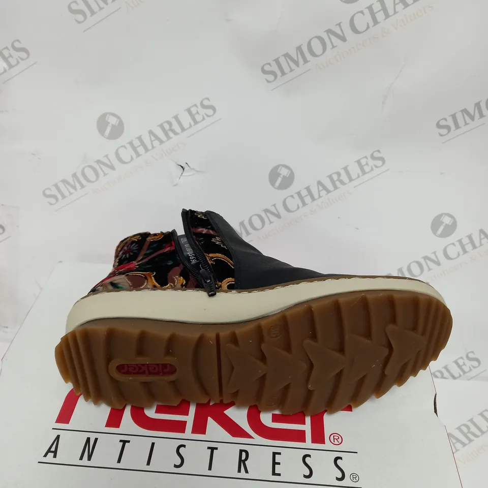BOXED PAIR OF RIEKER ANTISTRESS BOOTS SIZE EUR 36