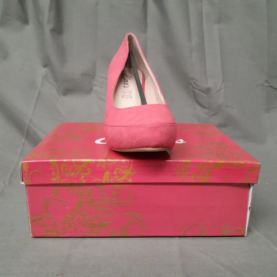 BOXED PAIR OF CLARA'S CLOSED TOE HEELED SHOES IN RED EU SIZE 37