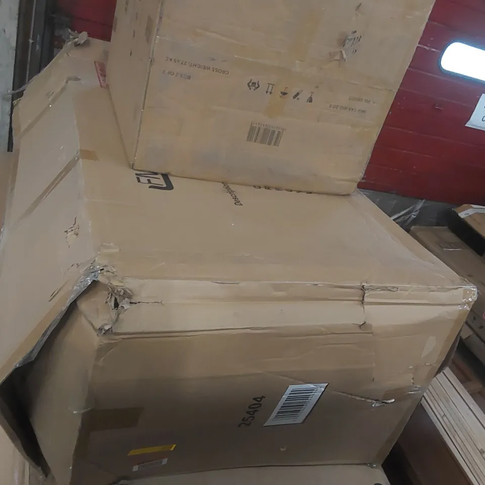 PALLET CONTAINING A LARGE QUANTITY OF ASSORTED FURNITURE PARTS ECT