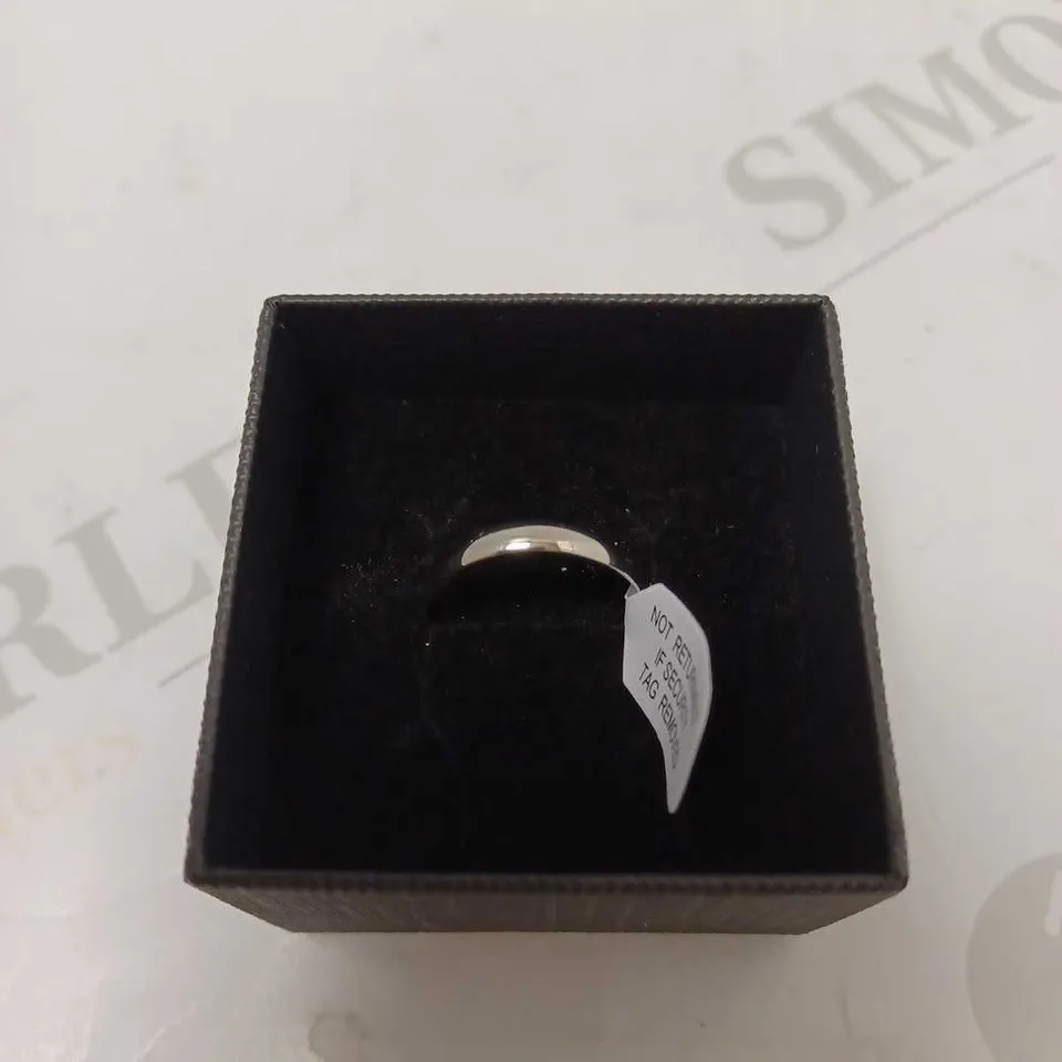 LOVE GOLD 9CT WHITE GOLD PERSONALISED BAND RING 3M - SIZE R RRP £149