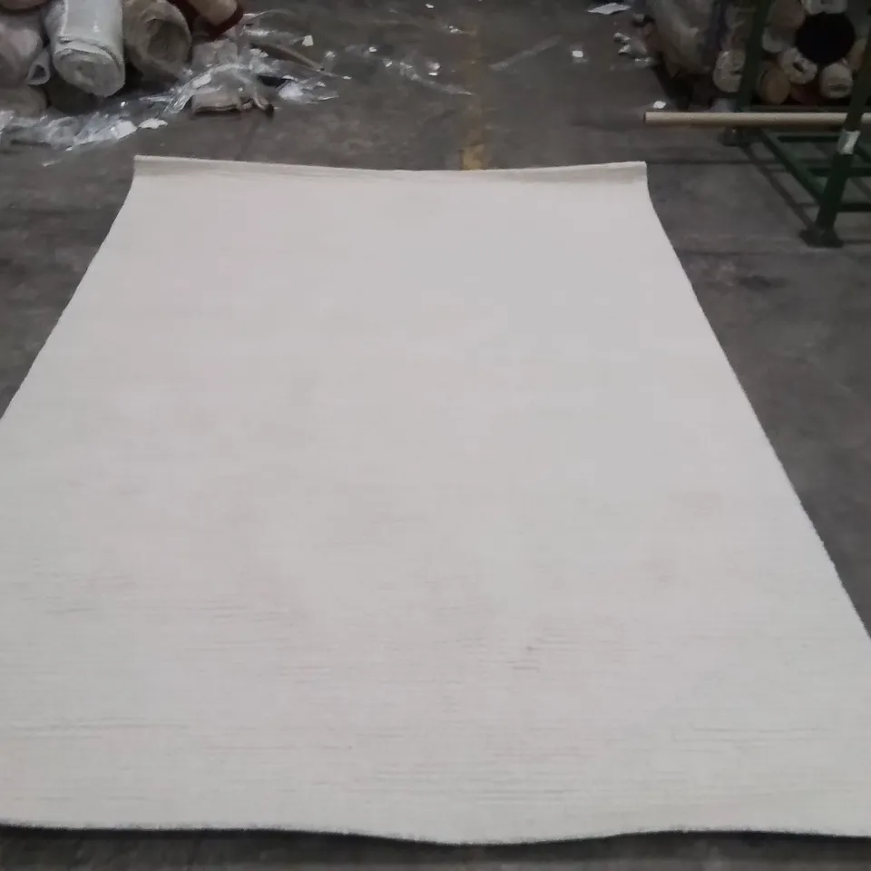 QUALITY DESIGNER AREA RUG - APPROXIMATELY 290X200