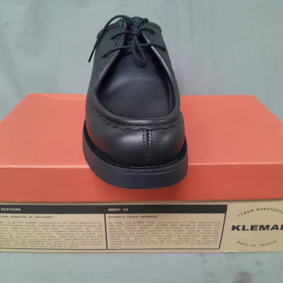 BOXED PAIR OF KLEMAN LACE-UP SHOES IN BLACK EU SIZE 43