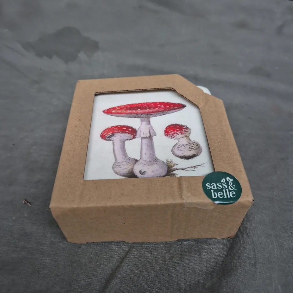 ASSORTED CRAFT & DECOR BUNDLE: PINK HANDHELD FAN, EMBROIDERY HOOPS, SASS & BELLE MUSHROOM PRINT BOX, PASTEL HAIR ACCESSORIES
