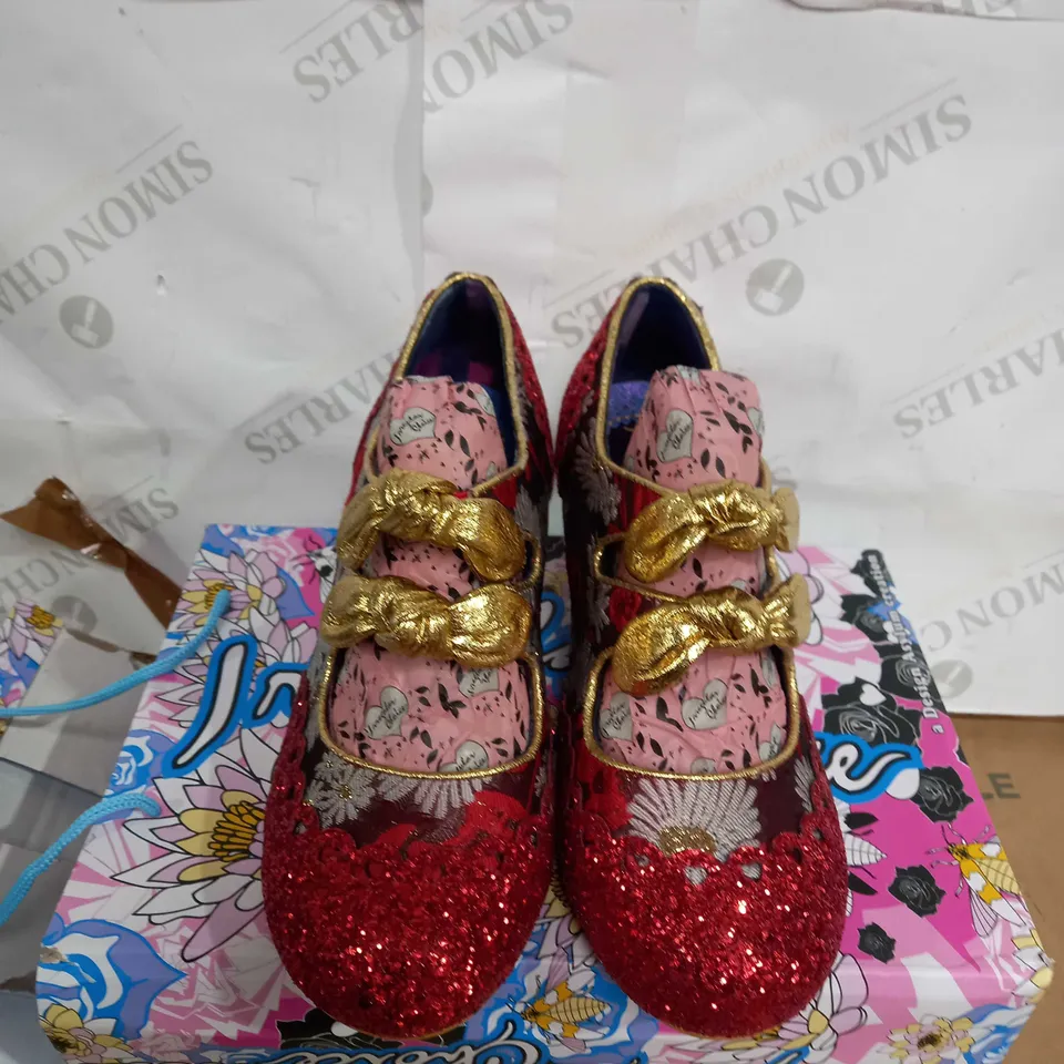 BOX PAIR OF IREGULAR CHOICE CALENDULA MID HEEL SHOES