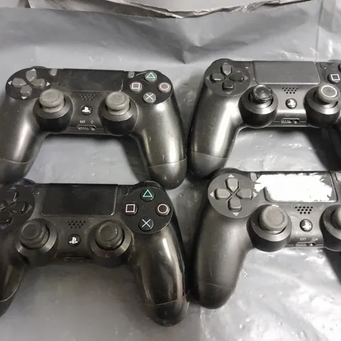 SET OF 4 PLAYSTION 4 CONTROLLERS 