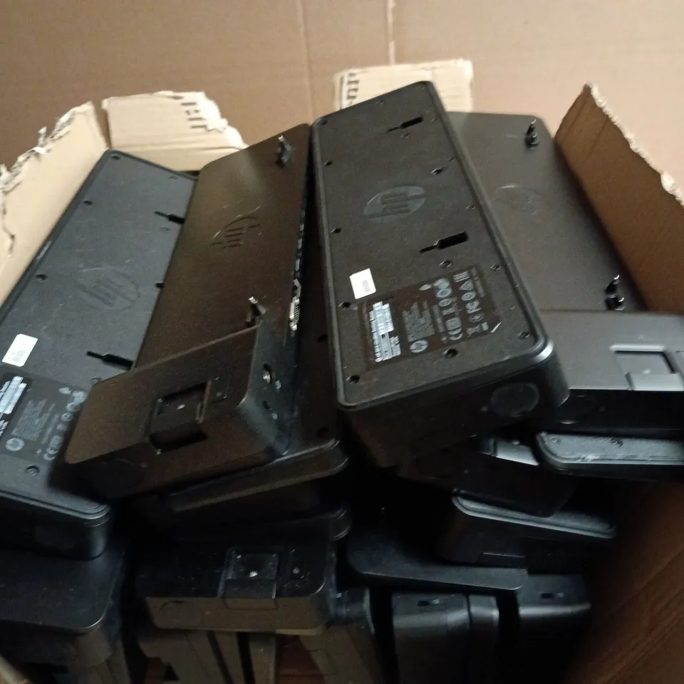 APPROXIMATELY 14 HP ULTRA SLIM DOCKING STATION 