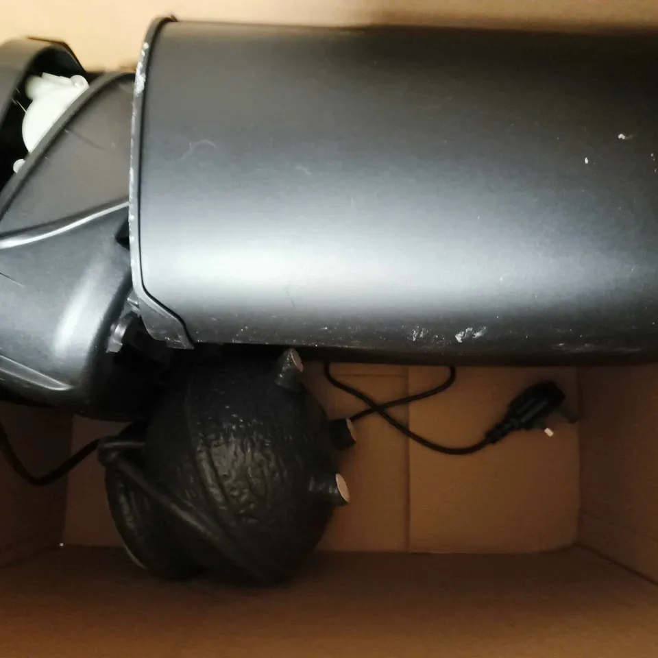 BOX OF APPROXIMATELY 3 ASSORTED ITEMS TO INCLUDE SHREDDER, FOOD PROCESSOR BASE, ETC
