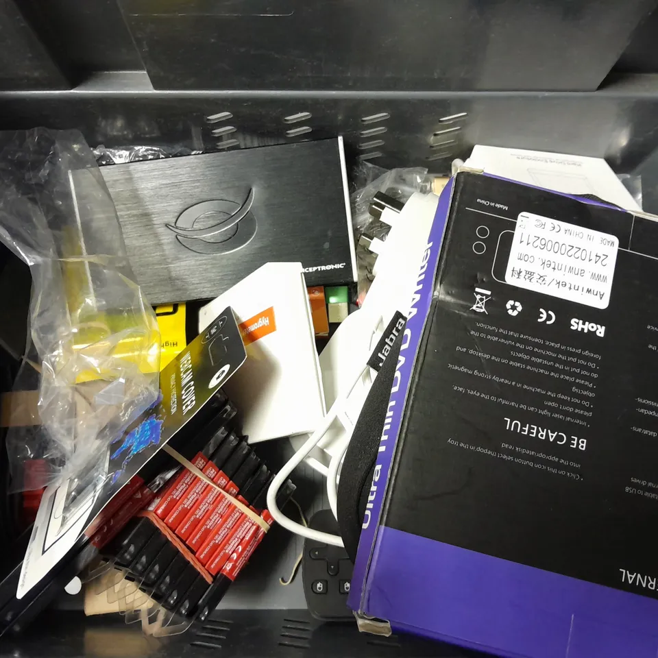 BOX OF APPROXIMATELY 11 ITEMS TO INCLUDE -  DUAL BAND USB ADAPTER , WIRELESS DISPLAY , BLUETOOTH ADAPTER ETC