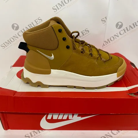 BOXED PAIR OF NIKE BROWN BOOTS SIZE 5.5