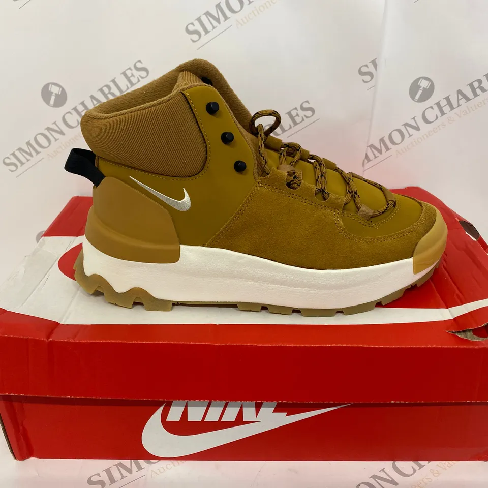BOXED PAIR OF NIKE BROWN BOOTS SIZE 5.5