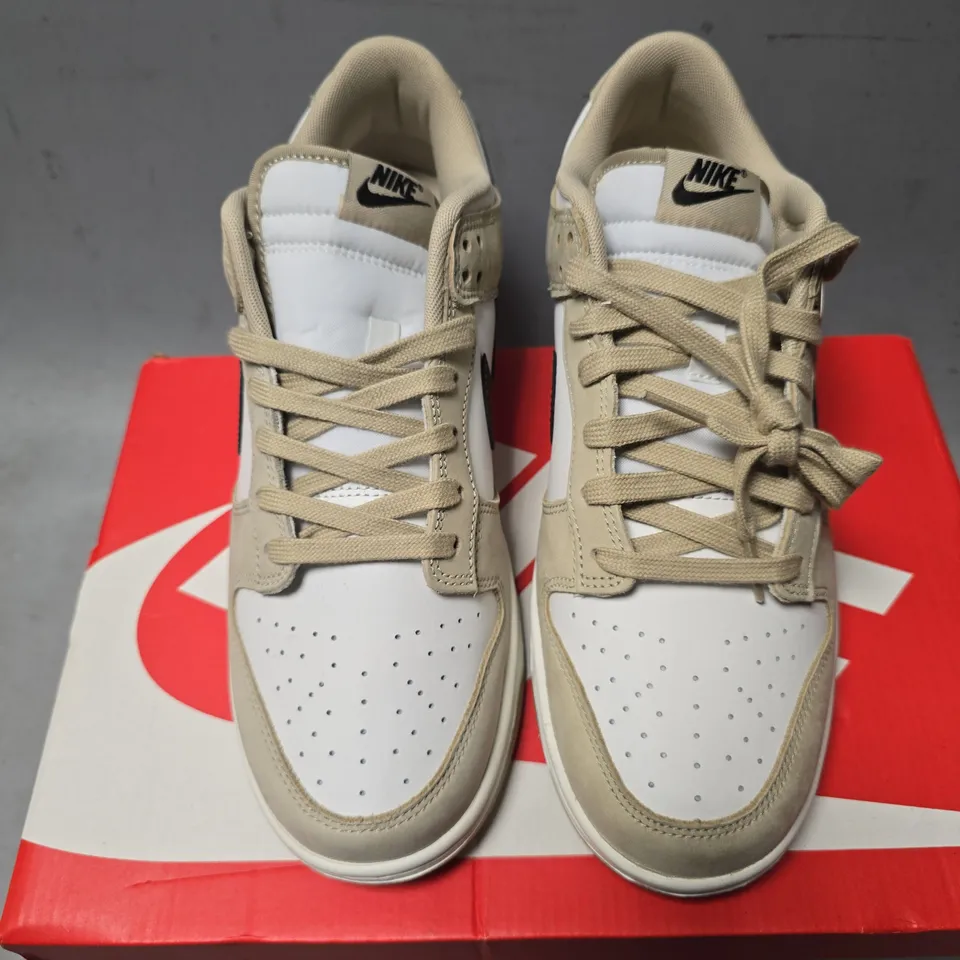 BOXED NIKE DUNK LOW DESERT KHAKI MEDIUM ASH SIZE 9