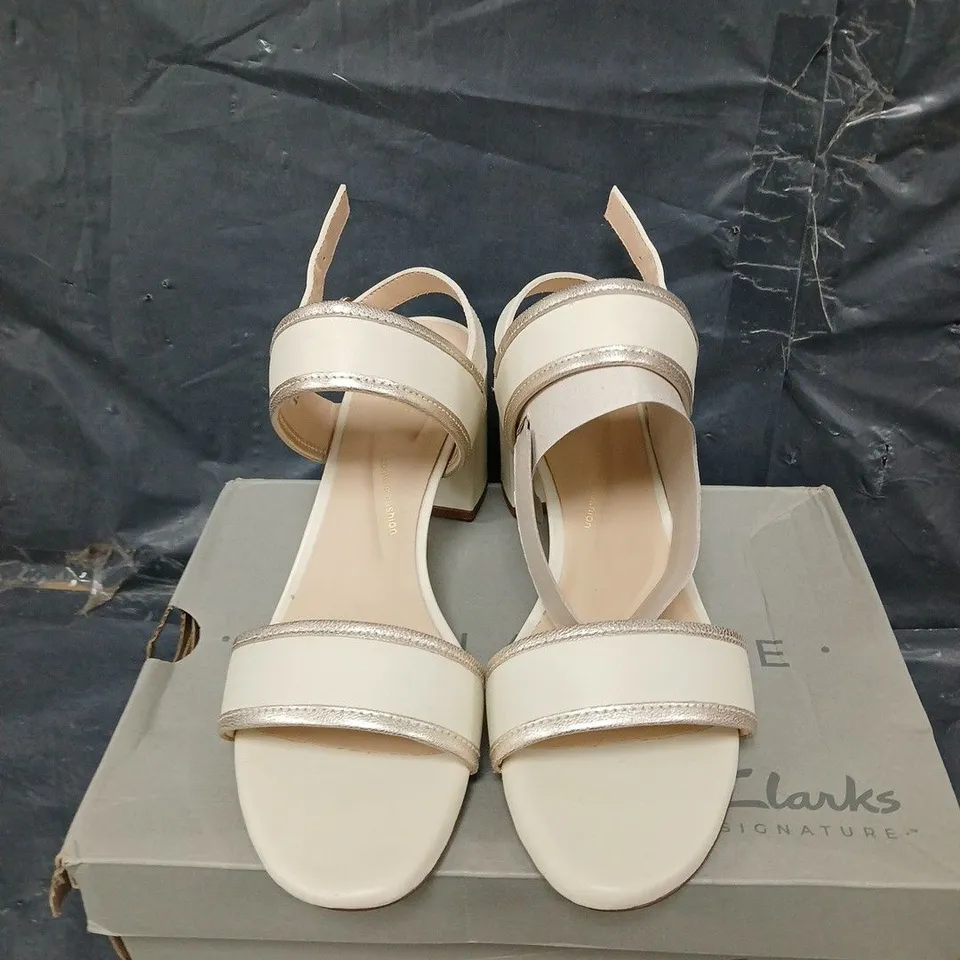 BOXED PAIR OF CLARKS EZORIA SLING SHOES - UK SIZE 5.5