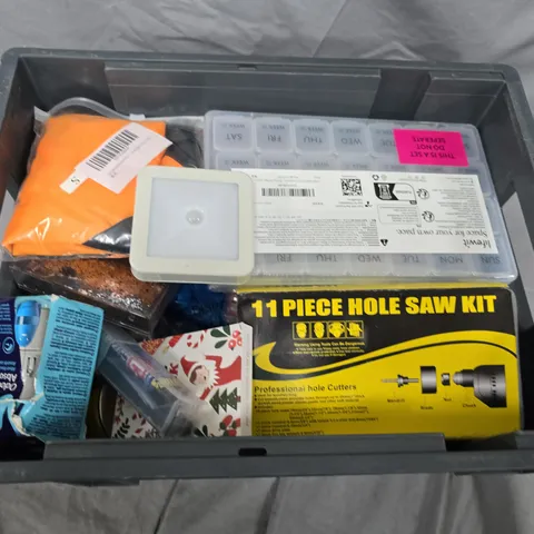 APPROXIMATELY 20 ASSORTED HOUSEHOLD ITEMS TO INCLUDE HOLE SAW KIT, CARD GAMES AND PASTEL PENS