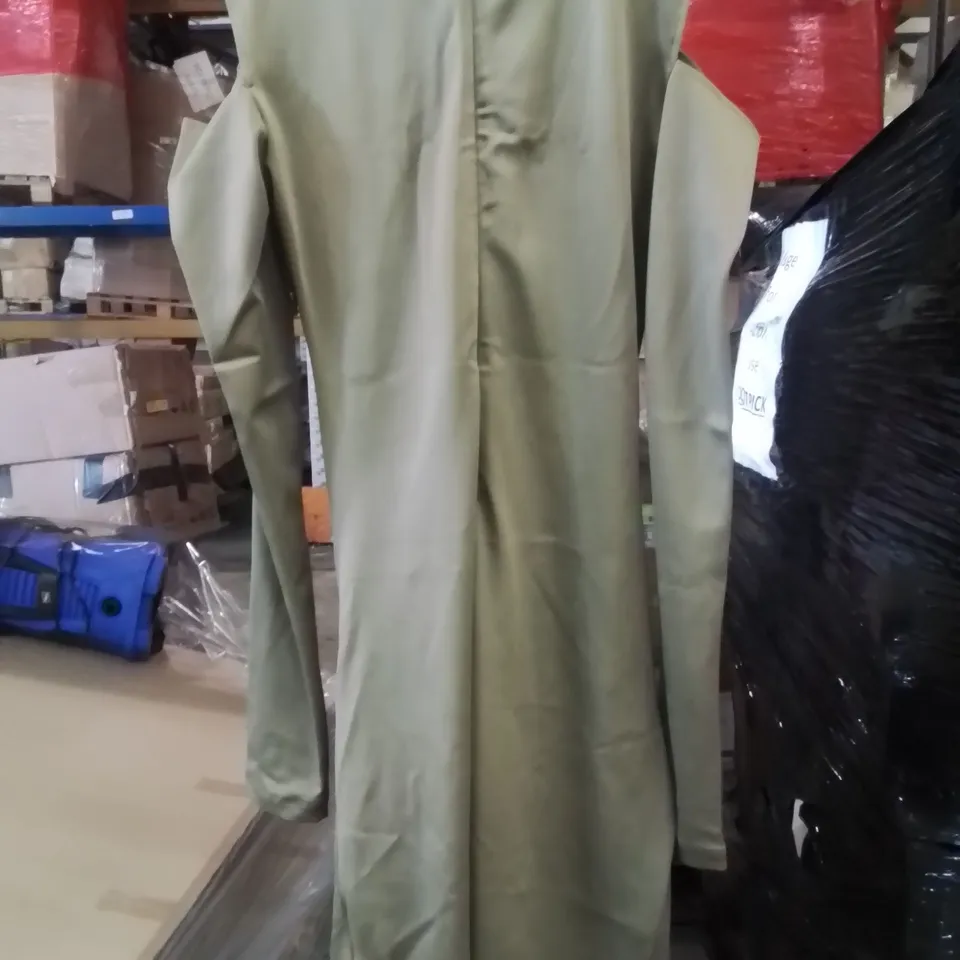 PALLET OF ASSORTED CLOTHING ITEMS TO INCLUDE;BARRUS LONDON BLAZER,BARRUS LONDON CROWN,BARRUS LONDON DRESS
