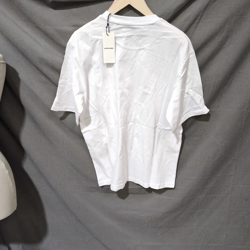 JACK & JONES WHITE CREW NECK T-SHIRT – SIZE UK S (EU S) – FRONT PRINT LOGO