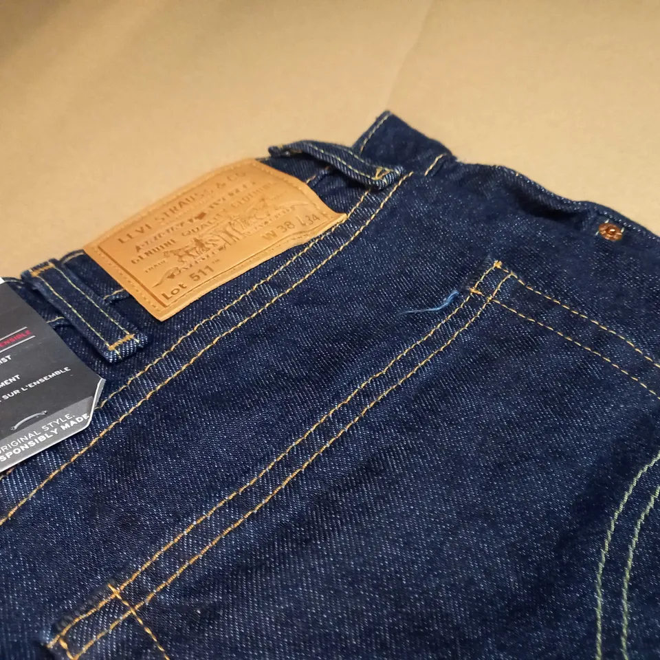 LEVI BLUE DENIM JEANS - SIZE W38/L34
