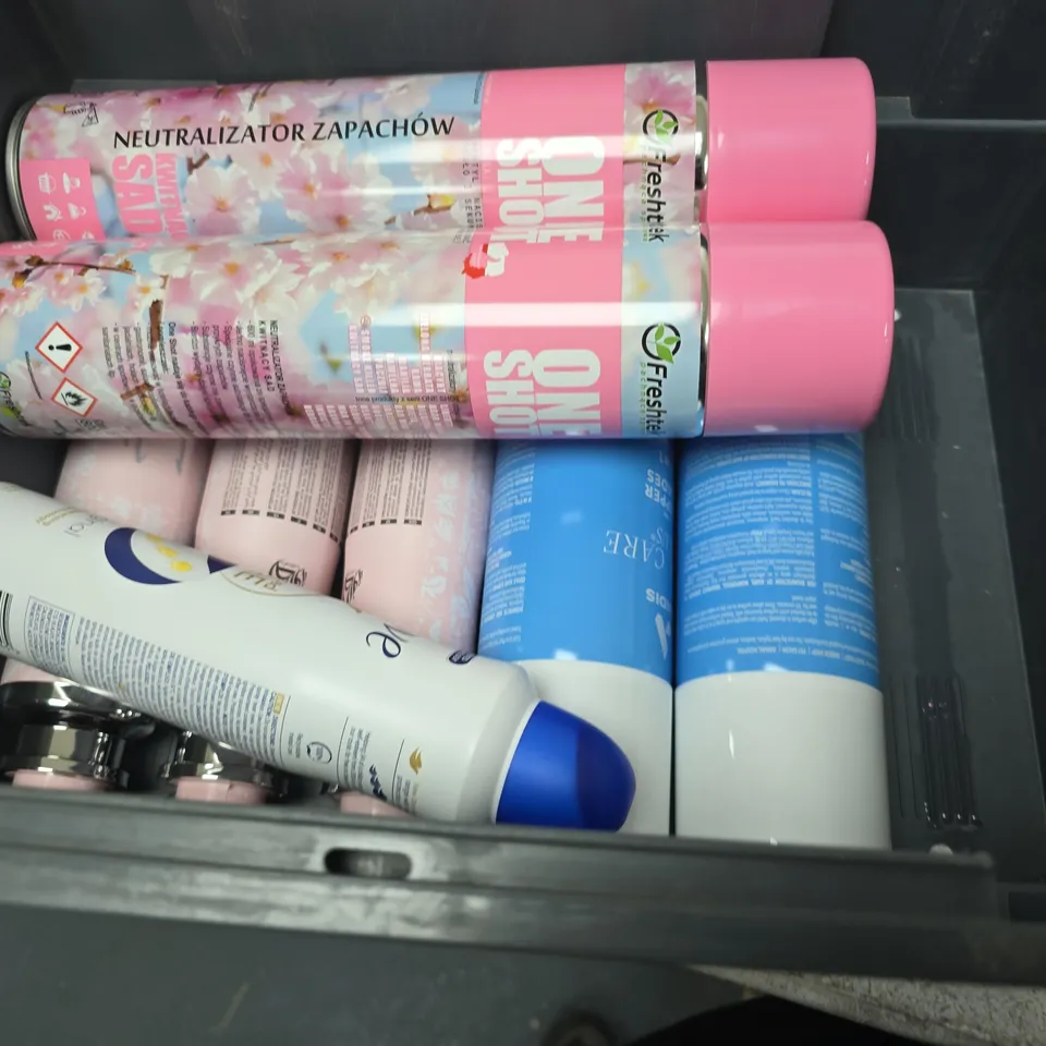 APPROXIMATELY 15 ASSORTED AEROSOLS TO INCLUDE DOVE , PINK MAGIC AND CLIPPER SPRAY 