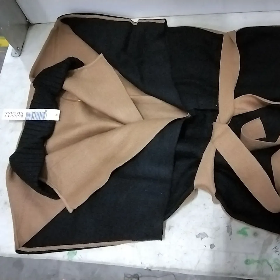 BOX CONTAINING 14PCS BADGLEY MISCHKAC BROWN ,  PONCHO ,SIZE 2X  